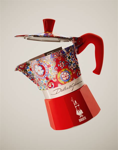 dolce gabbana chiusura negozi|dolce gabbana caffettiera.